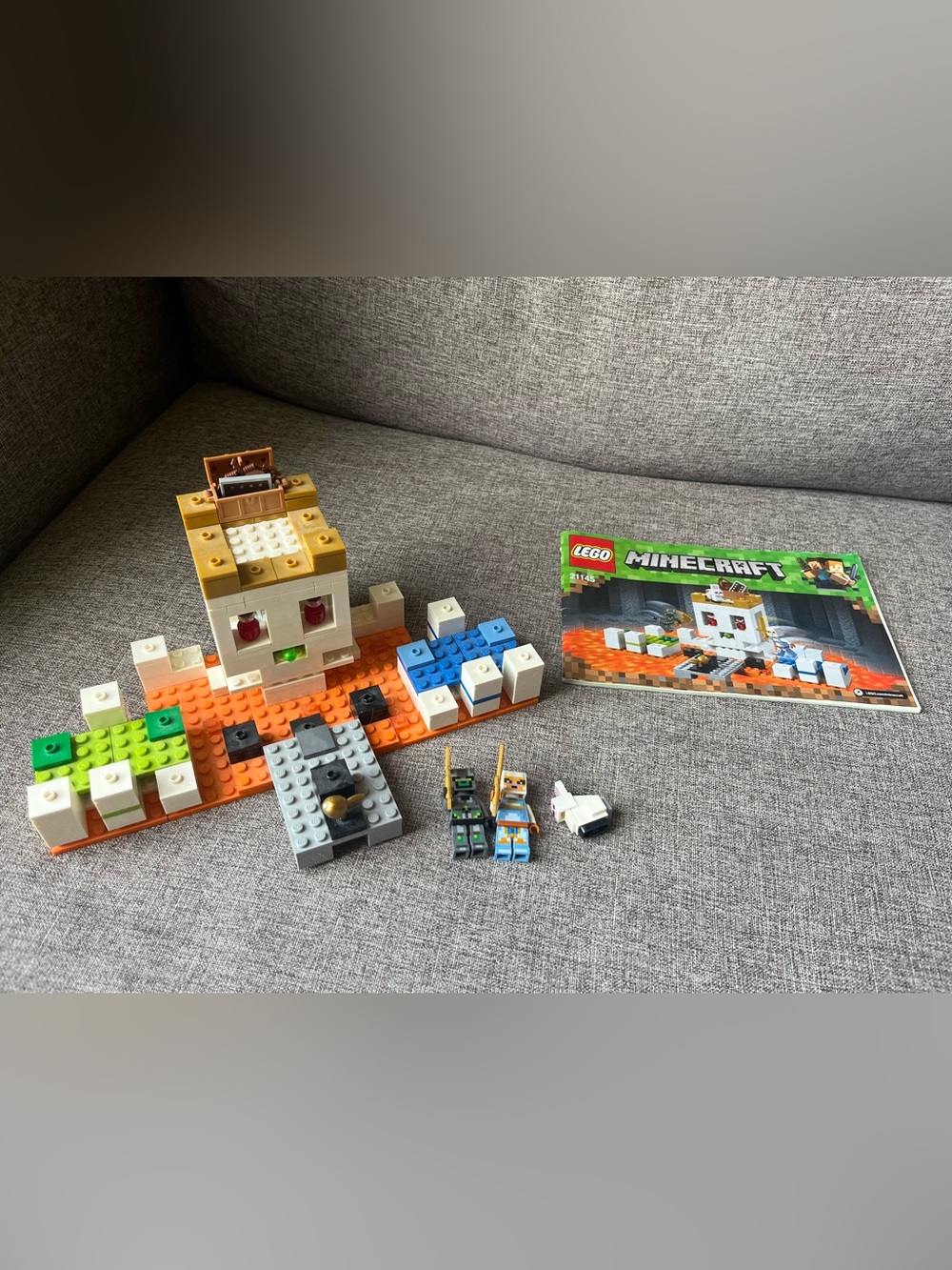 Lego Minecraft the skull arena 21145
